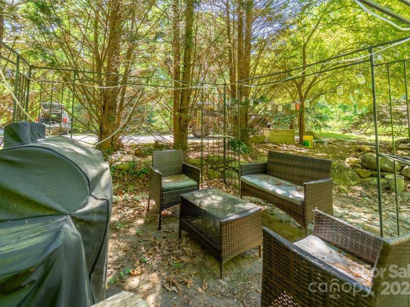 211 Natural Trail, Sylva, NC 28779.  MLS# CAR4257926, YatesRealty ID 16186. 