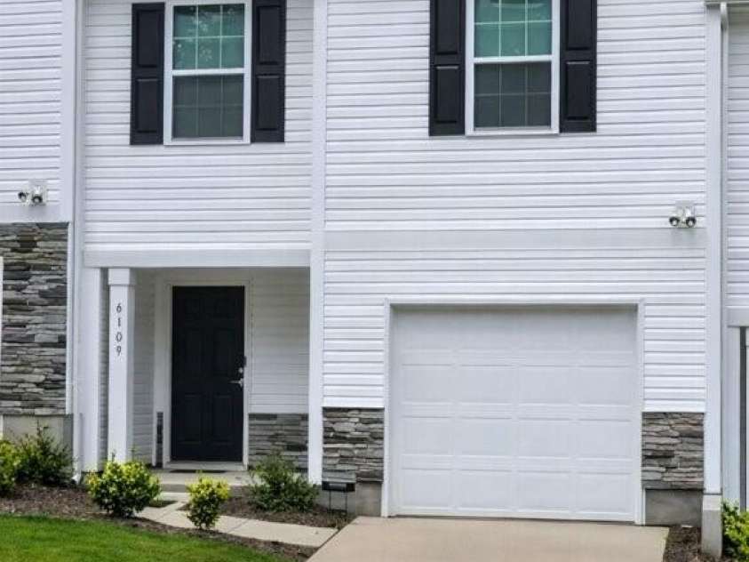 6109 Faron Way, Charlotte, NC 28262.  MLS# CAR4349565, YatesRealty ID 16186. 