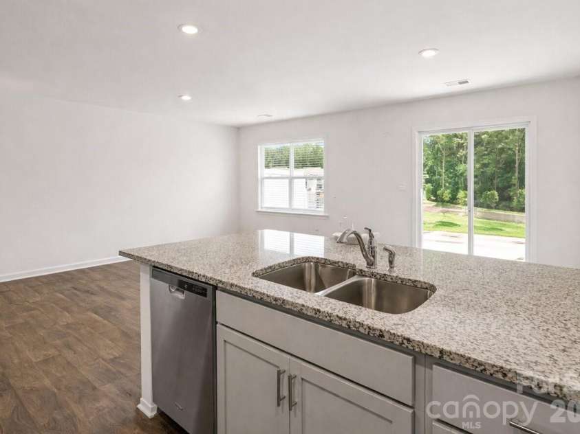 6109 Faron Way, Charlotte, NC 28262.  MLS# CAR4349565, YatesRealty ID 16186. 