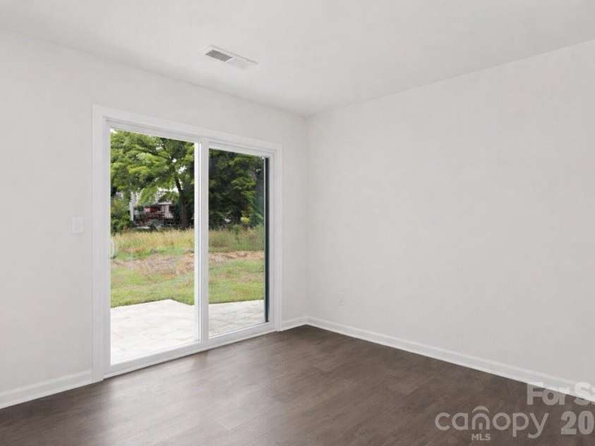 6109 Faron Way, Charlotte, NC 28262.  MLS# CAR4349565, YatesRealty ID 16186. 