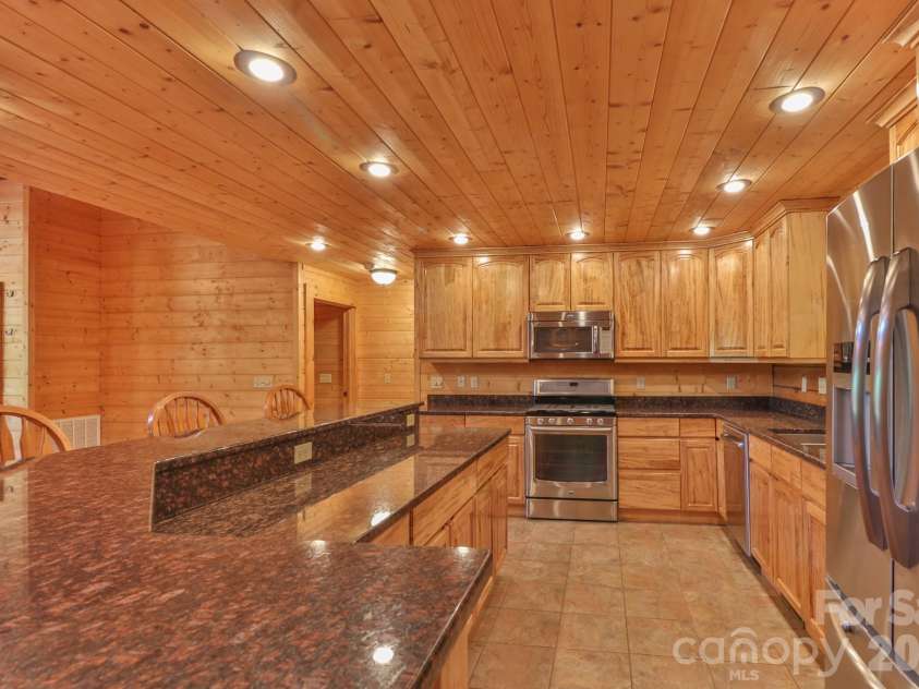 2811 Poplar Creek Road, Green Mountain, NC 28740.  MLS# CAR4370609, YatesRealty ID 16187. 