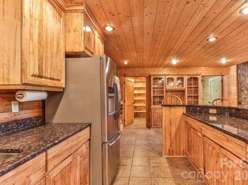 2811 Poplar Creek Road, Green Mountain, NC 28740.  MLS# CAR4370609, YatesRealty ID 16187. 