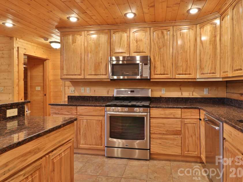 2811 Poplar Creek Road, Green Mountain, NC 28740.  MLS# CAR4370609, YatesRealty ID 16187. 