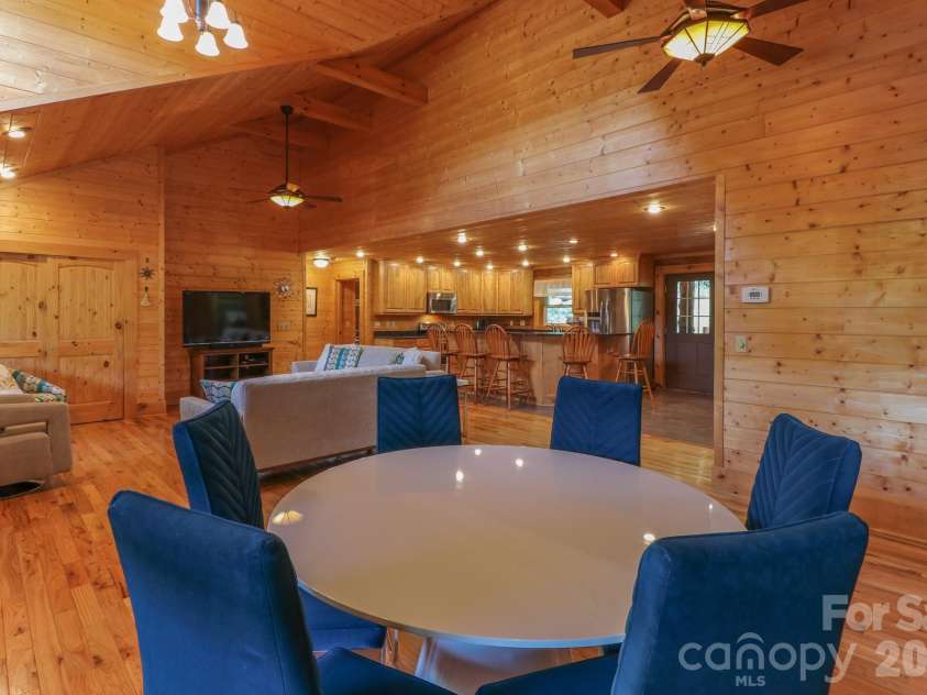 2811 Poplar Creek Road, Green Mountain, NC 28740.  MLS# CAR4370609, YatesRealty ID 16187. Dining