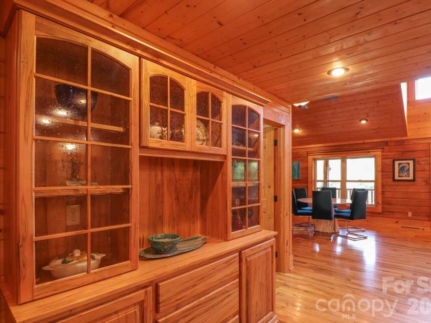 2811 Poplar Creek Road, Green Mountain, NC 28740.  MLS# CAR4370609, YatesRealty ID 16187. Dining area