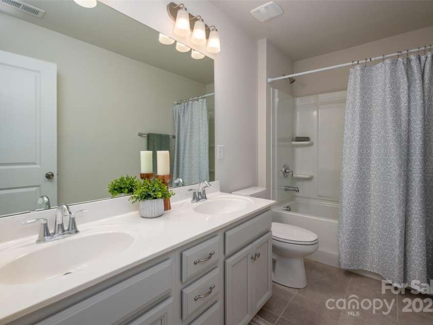 9613 Fire Bellied Court, Lancaster, SC 29720.  MLS# CAR4252315, YatesRealty ID 16189. Full hall bath located near bedrooms #2 & #3