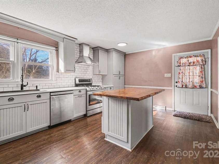 1691 Hands Mill Highway, Rock Hill, SC 29732.  MLS# CAR4318149, YatesRealty ID 1619. 