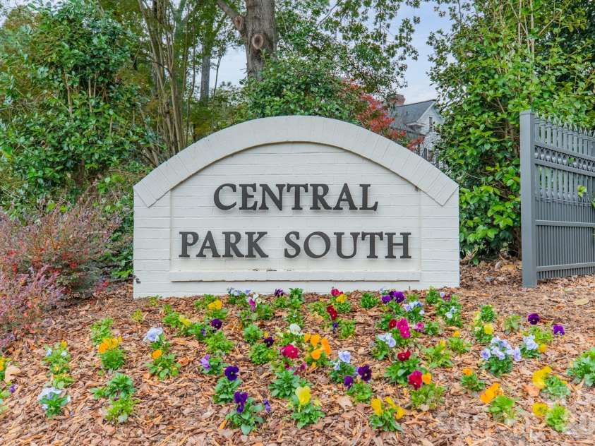 525 Winding Way, Belmont, NC 28012.  MLS# CAR4321956, YatesRealty ID 1619. Walkable to the quaint town of Belmont from this new home community by a local custom home builder