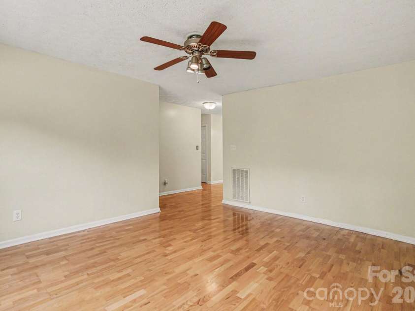 105 Chalice Court, Statesville, NC 28625.  MLS# CAR4366704, YatesRealty ID 16190. 