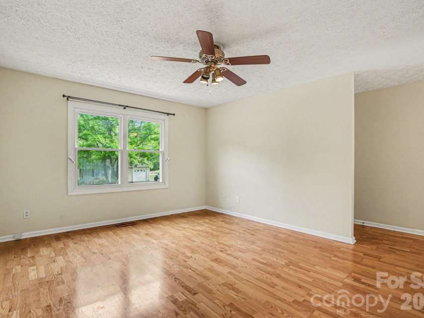 105 Chalice Court, Statesville, NC 28625.  MLS# CAR4366704, YatesRealty ID 16190. 