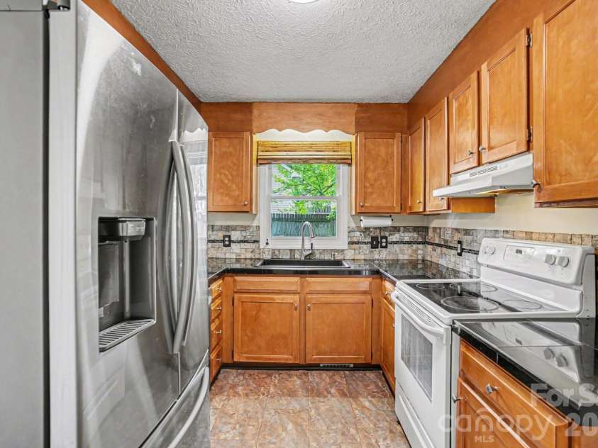 105 Chalice Court, Statesville, NC 28625.  MLS# CAR4366704, YatesRealty ID 16190. 