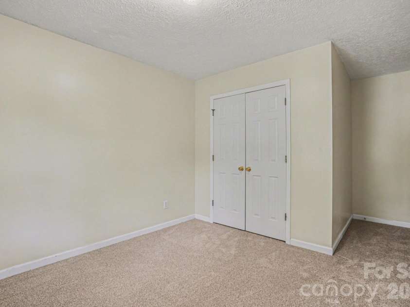 105 Chalice Court, Statesville, NC 28625.  MLS# CAR4366704, YatesRealty ID 16190. 