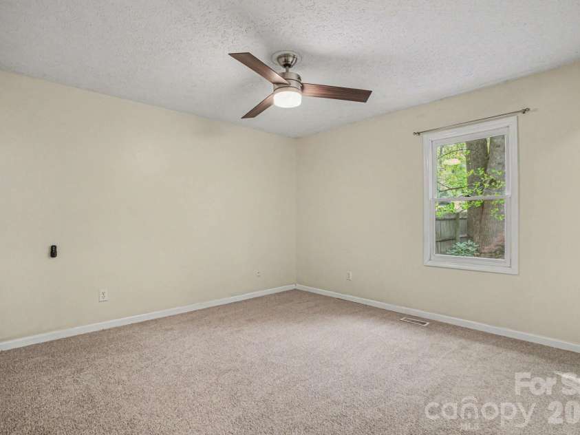 105 Chalice Court, Statesville, NC 28625.  MLS# CAR4366704, YatesRealty ID 16190. 