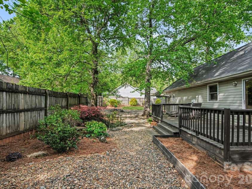 105 Chalice Court, Statesville, NC 28625.  MLS# CAR4366704, YatesRealty ID 16190. 