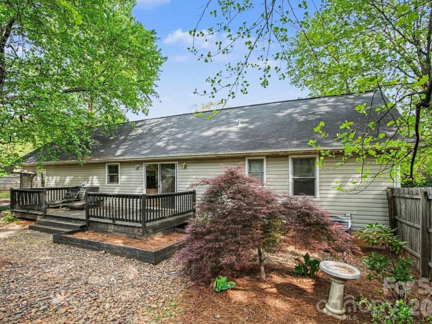 105 Chalice Court, Statesville, NC 28625.  MLS# CAR4366704, YatesRealty ID 16190. 