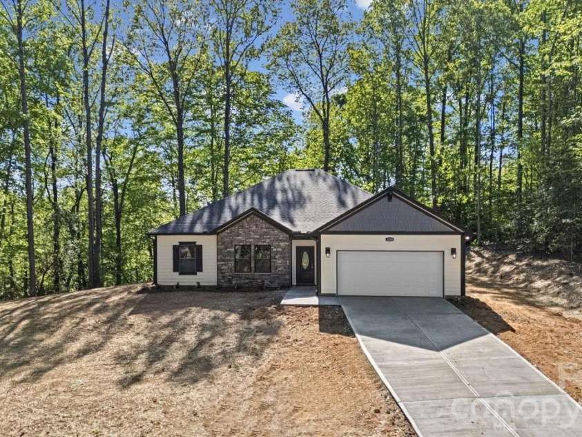 1028 Dewitt Road, Dallas, NC 28034.  MLS# CAR4371268, YatesRealty ID 16191. 