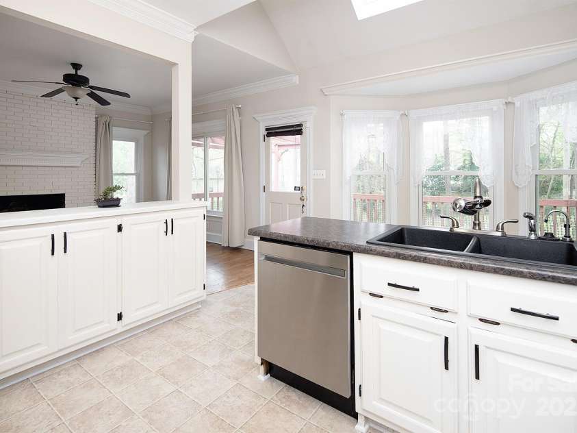 7007 Chapparall Lane, Charlotte, NC 28215.  MLS# CAR4223263, YatesRealty ID 16192. Gorgeous views from the sink
