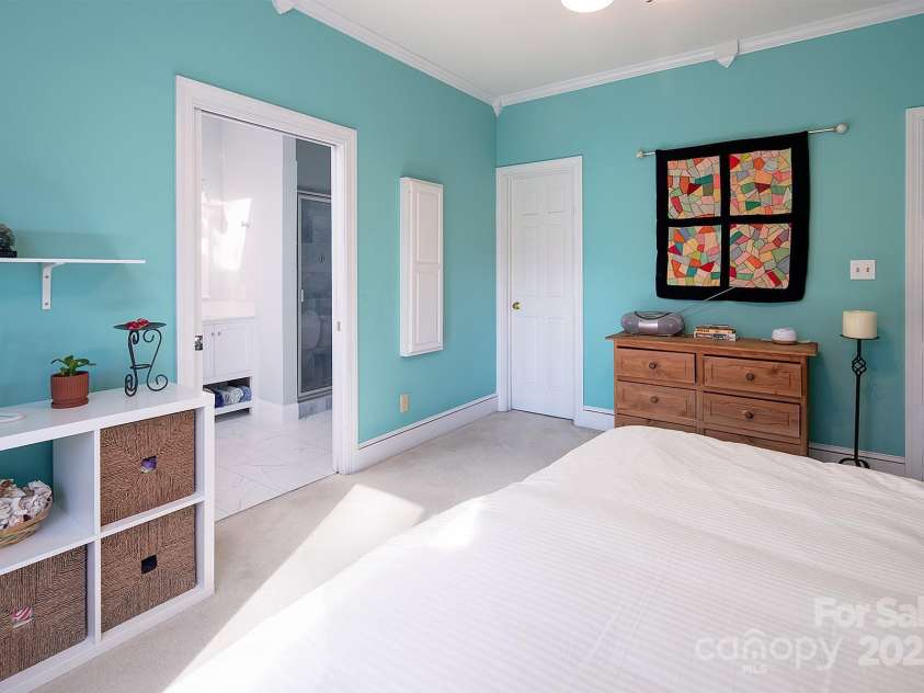 7007 Chapparall Lane, Charlotte, NC 28215.  MLS# CAR4223263, YatesRealty ID 16192. Private Primary Bedroom Retreat on Main Level