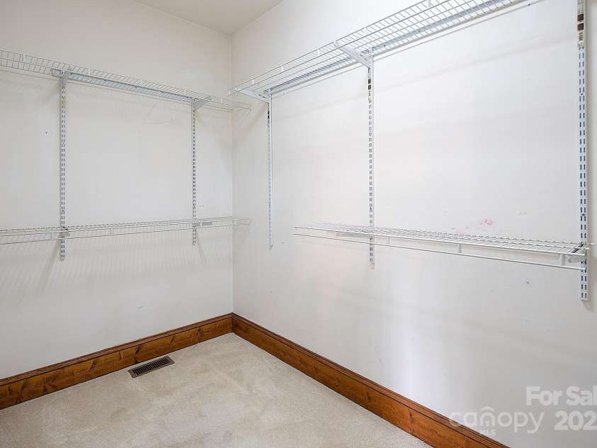 7007 Chapparall Lane, Charlotte, NC 28215.  MLS# CAR4223263, YatesRealty ID 16192. Walk-in Closet