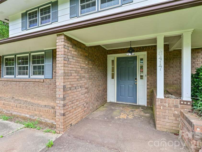 8417 Rolling Hills Avenue, Hickory, NC 28602.  MLS# CAR4394347, YatesRealty ID 16192. 