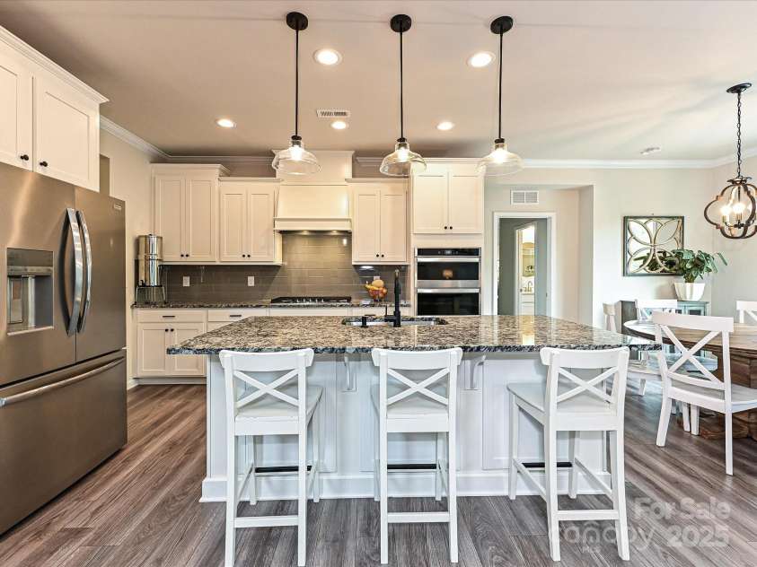 10035 Mast Cove Lane, Charlotte, NC 28278.  MLS# CAR4246317, YatesRealty ID 16193. 