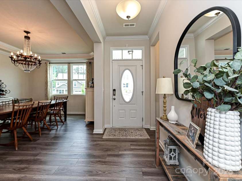 10035 Mast Cove Lane, Charlotte, NC 28278.  MLS# CAR4246317, YatesRealty ID 16193. 