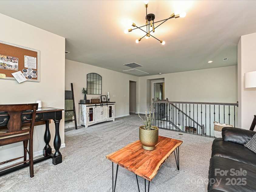 10035 Mast Cove Lane, Charlotte, NC 28278.  MLS# CAR4246317, YatesRealty ID 16193. 