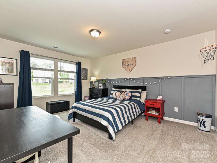 10035 Mast Cove Lane, Charlotte, NC 28278.  MLS# CAR4246317, YatesRealty ID 16193. 