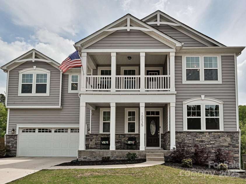 10035 Mast Cove Lane, Charlotte, NC 28278.  MLS# CAR4246317, YatesRealty ID 16193. 