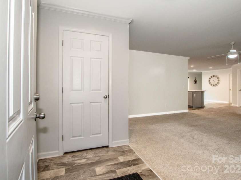 4901 Chapel Grove Road, Gastonia, NC 28052.  MLS# CAR4317195, YatesRealty ID 16193. 