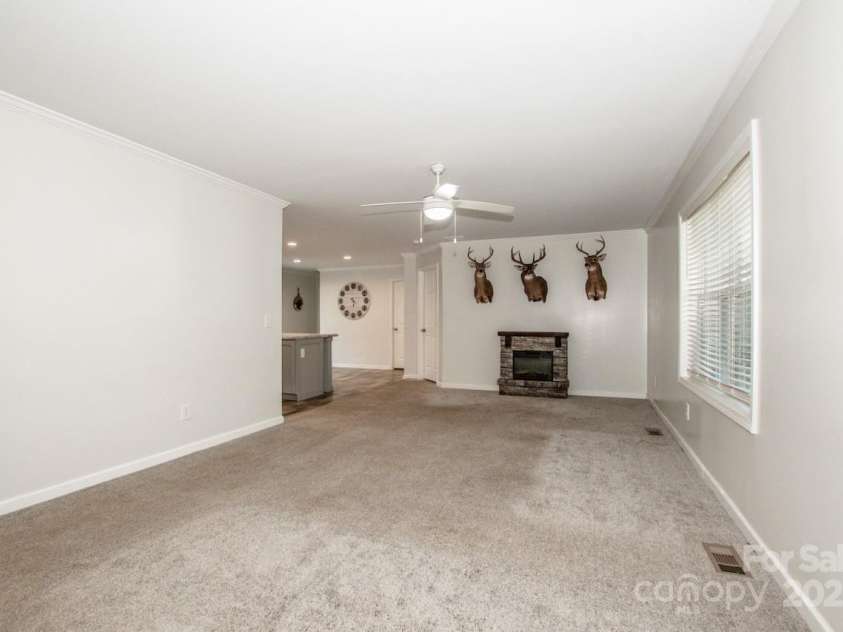 4901 Chapel Grove Road, Gastonia, NC 28052.  MLS# CAR4317195, YatesRealty ID 16193. 
