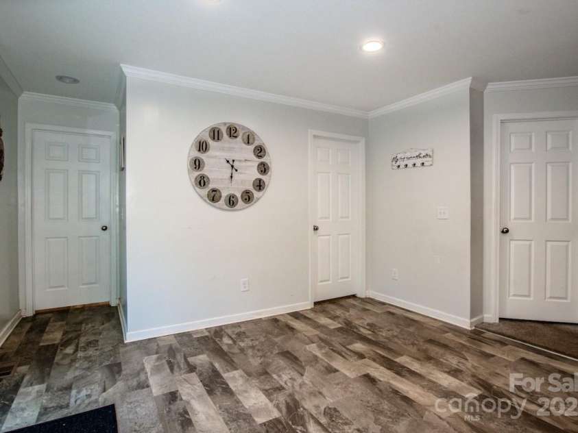 4901 Chapel Grove Road, Gastonia, NC 28052.  MLS# CAR4317195, YatesRealty ID 16193. 