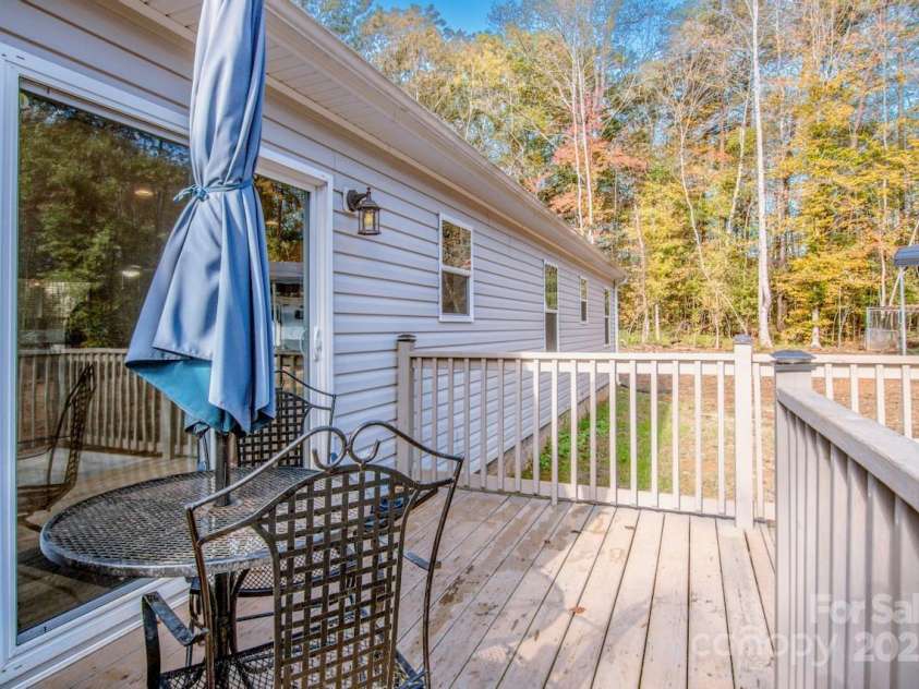 4901 Chapel Grove Road, Gastonia, NC 28052.  MLS# CAR4317195, YatesRealty ID 16193. 