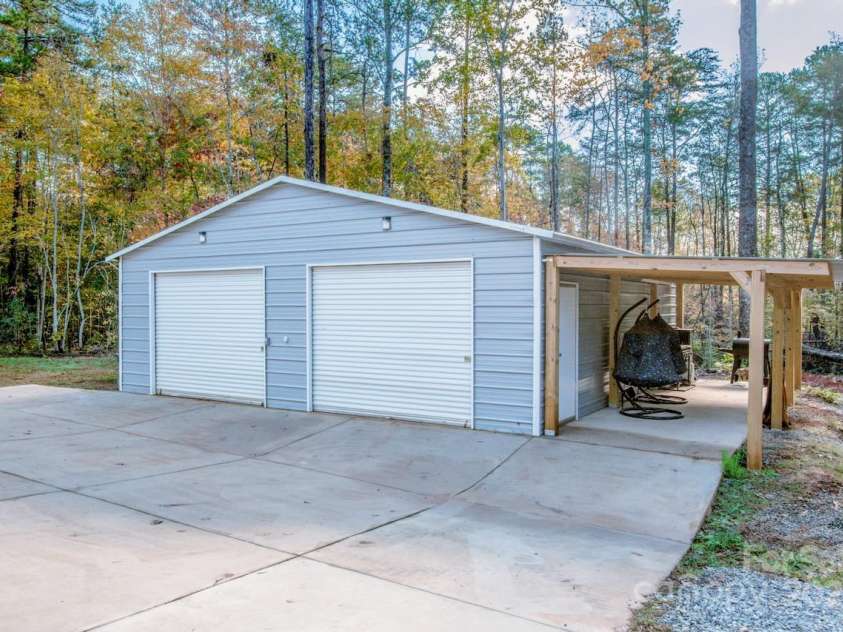 4901 Chapel Grove Road, Gastonia, NC 28052.  MLS# CAR4317195, YatesRealty ID 16193. 