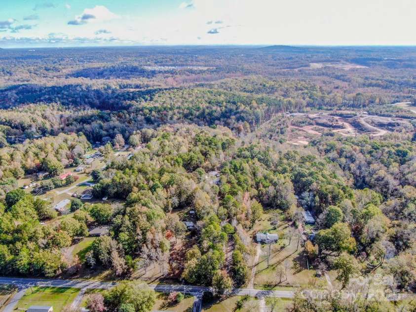 4901 Chapel Grove Road, Gastonia, NC 28052.  MLS# CAR4317195, YatesRealty ID 16193. 
