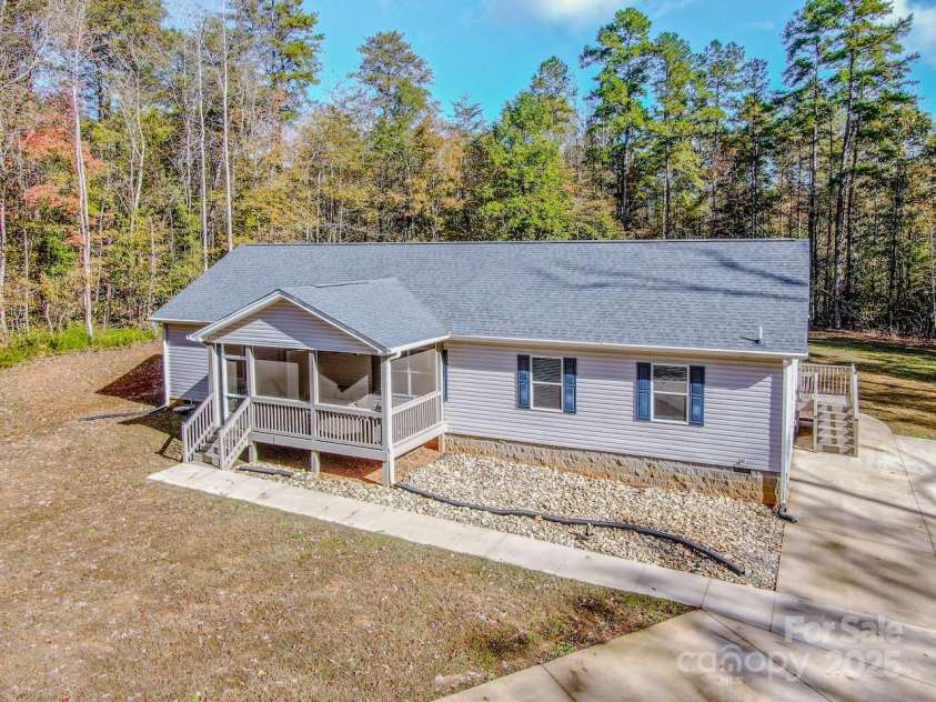 4901 Chapel Grove Road, Gastonia, NC 28052.  MLS# CAR4317195, YatesRealty ID 16193. 