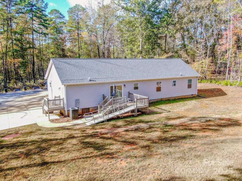 4901 Chapel Grove Road, Gastonia, NC 28052.  MLS# CAR4317195, YatesRealty ID 16193. 