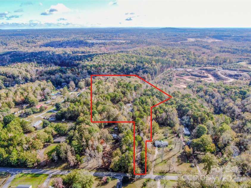 4901 Chapel Grove Road, Gastonia, NC 28052.  MLS# CAR4317195, YatesRealty ID 16193. 