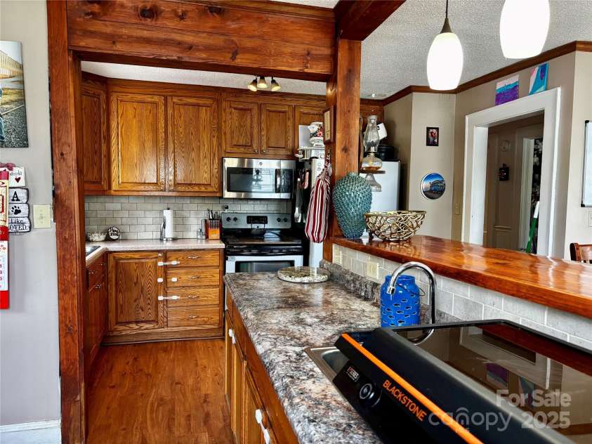 522 Congress Street, Lincolnton, NC 28092.  MLS# CAR4263907, YatesRealty ID 16194. 