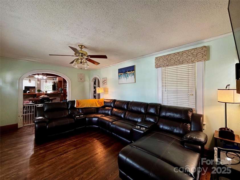 522 Congress Street, Lincolnton, NC 28092.  MLS# CAR4263907, YatesRealty ID 16194. 