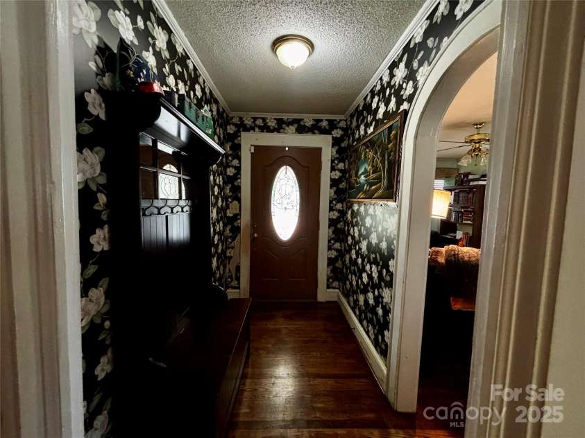 522 Congress Street, Lincolnton, NC 28092.  MLS# CAR4263907, YatesRealty ID 16194. 