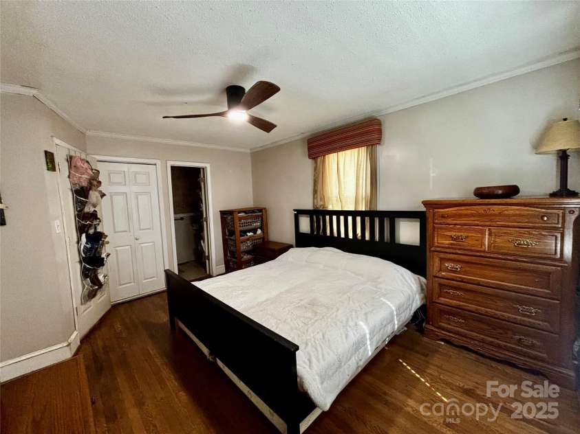 522 Congress Street, Lincolnton, NC 28092.  MLS# CAR4263907, YatesRealty ID 16194. 