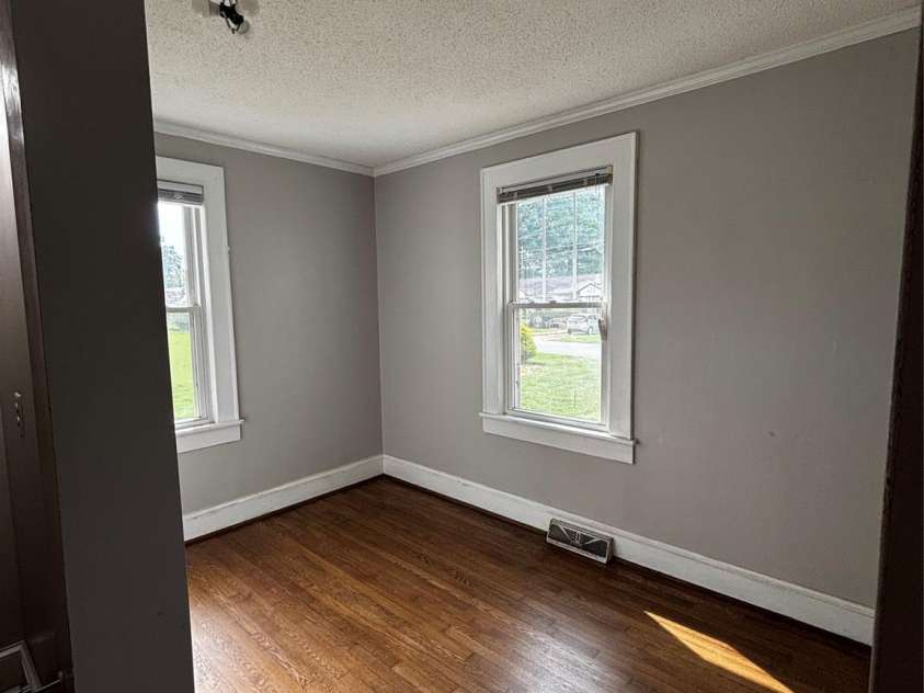 522 Congress Street, Lincolnton, NC 28092.  MLS# CAR4263907, YatesRealty ID 16194. 