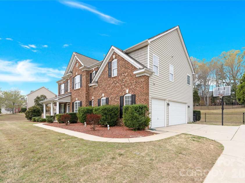 604 Palmerston Lane, Waxhaw, NC 28173.  MLS# CAR4363951, YatesRealty ID 16194. 