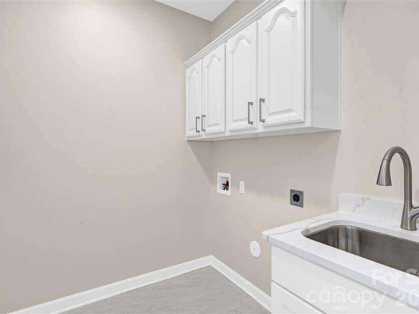 604 Palmerston Lane, Waxhaw, NC 28173.  MLS# CAR4363951, YatesRealty ID 16194. 
