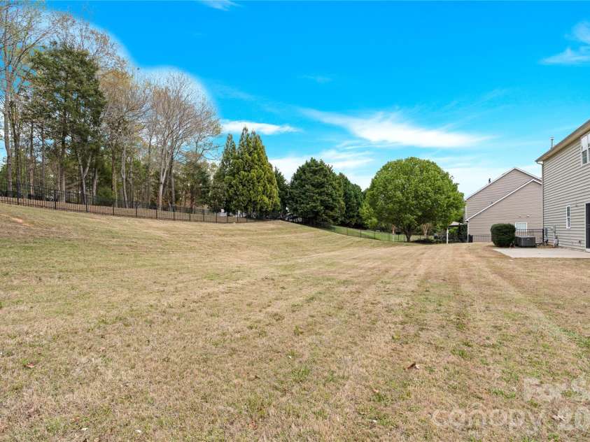 604 Palmerston Lane, Waxhaw, NC 28173.  MLS# CAR4363951, YatesRealty ID 16194. 