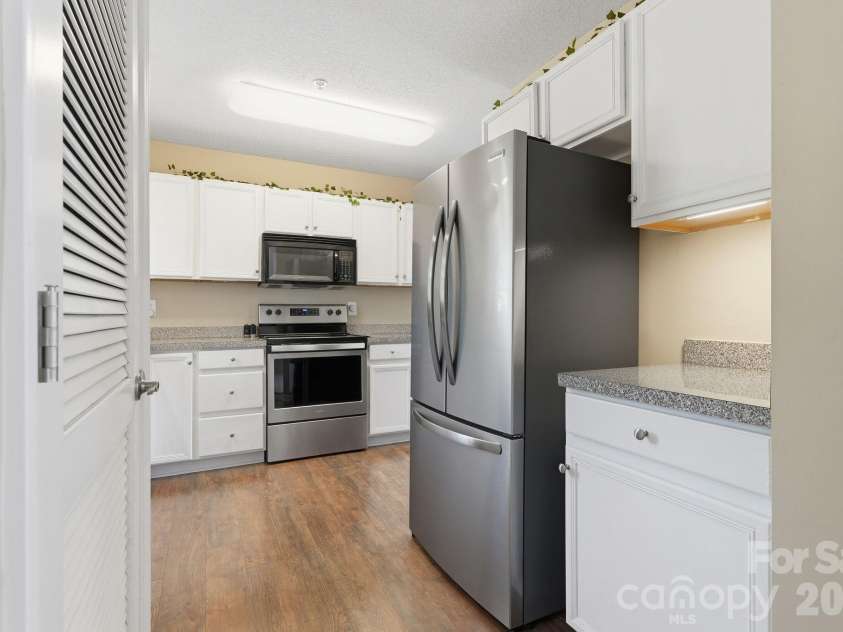 119 Steam Engine Drive, Mooresville, NC 28115.  MLS# CAR4374818, YatesRealty ID 16195. Kitchen