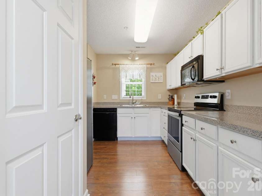 119 Steam Engine Drive, Mooresville, NC 28115.  MLS# CAR4374818, YatesRealty ID 16195. Kitchen with Pantry
