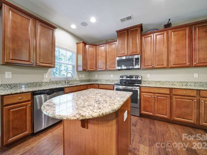 1012 Kings Bottom Drive, Fort Mill, SC 29715.  MLS# CAR4263790, YatesRealty ID 16196. 