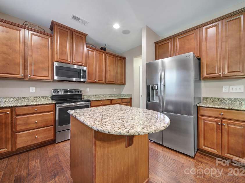 1012 Kings Bottom Drive, Fort Mill, SC 29715.  MLS# CAR4263790, YatesRealty ID 16196. 